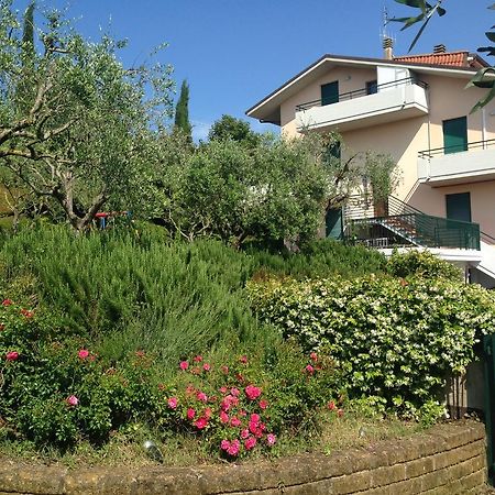 B&B San Bartolo เปซาโร ภายนอก รูปภาพ