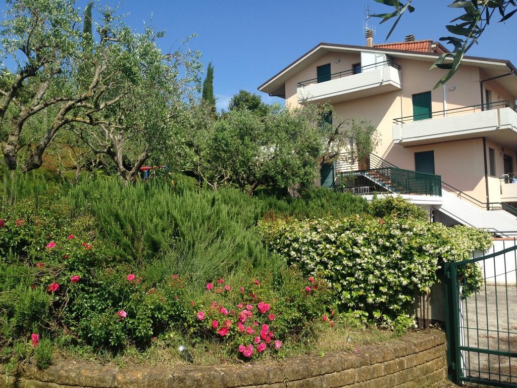 B&B San Bartolo เปซาโร ภายนอก รูปภาพ
