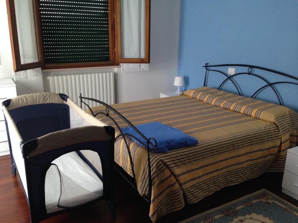 B&B San Bartolo เปซาโร ห้อง รูปภาพ